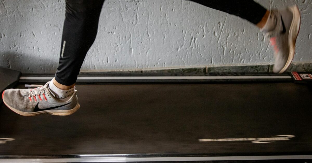 Løping i motbakke vs. tredemølle med stigning