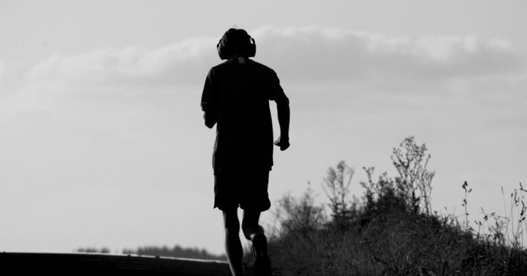 Løping med musikk: Fordeler og ulemper
